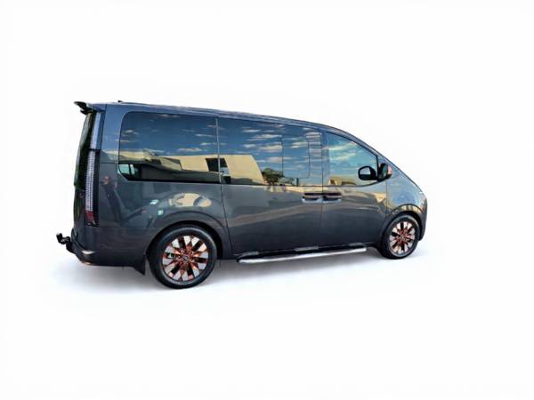 Hyundai Staria Luxury